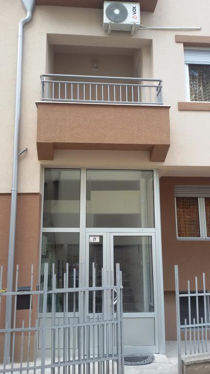 Athos Apartments Ni エクステリア 写真