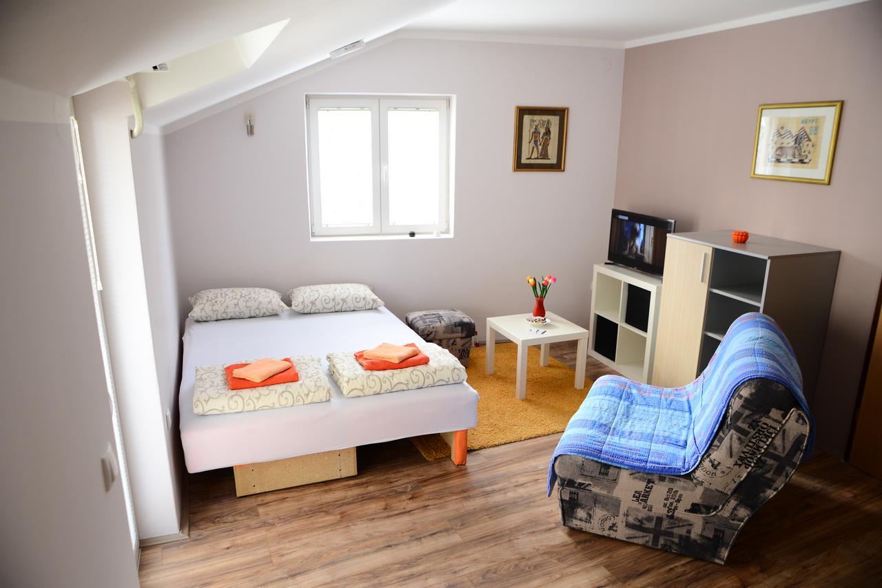 Athos Apartments Ni エクステリア 写真