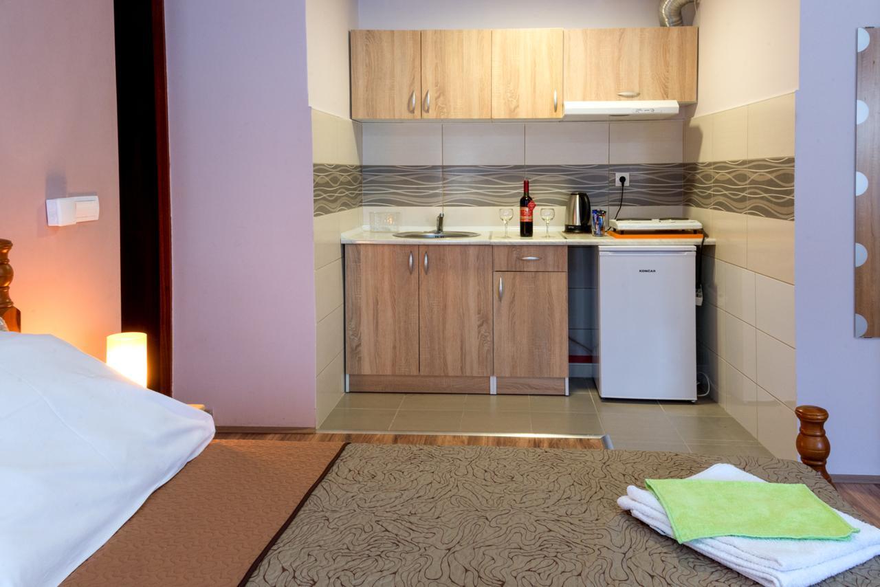 Athos Apartments Ni エクステリア 写真